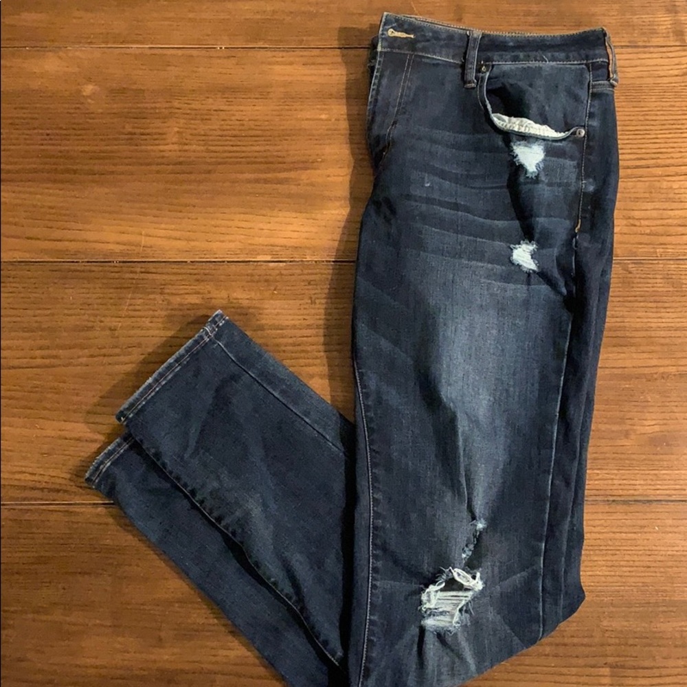 American Eagle Men’s Distressed Jeans